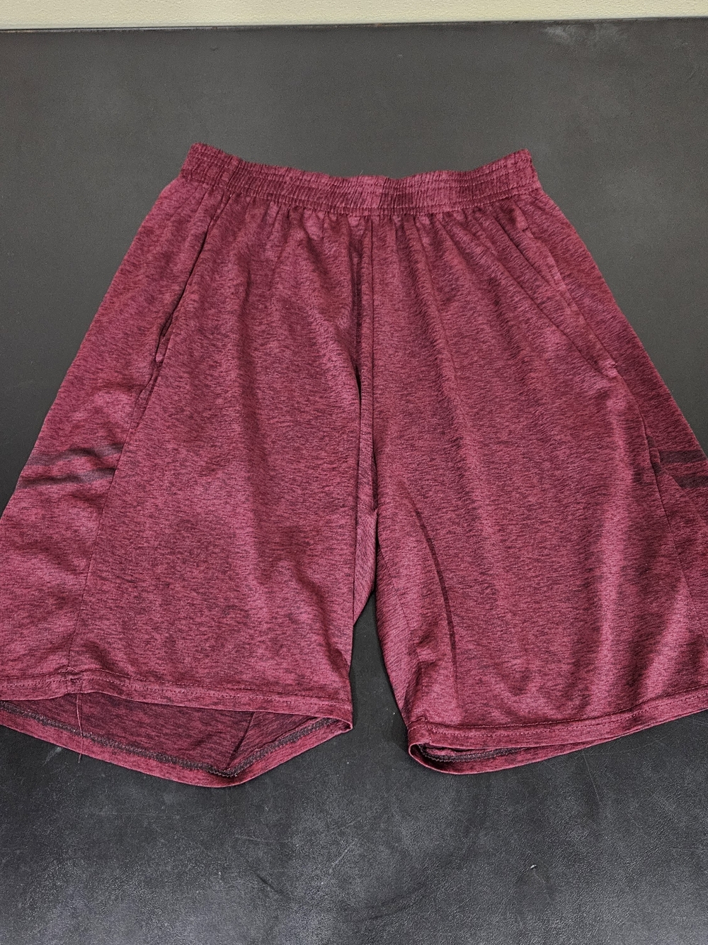 Real Essentials Athletic Basketball Stretch Shorts Men's Small Burgundy Red